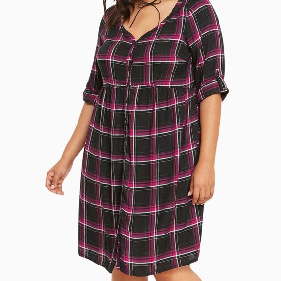 PLUS Torrid 90s-inspired plaid challis dress ✨ black + purple ✨ sizes 1 + 2 - Picture 4 of 8